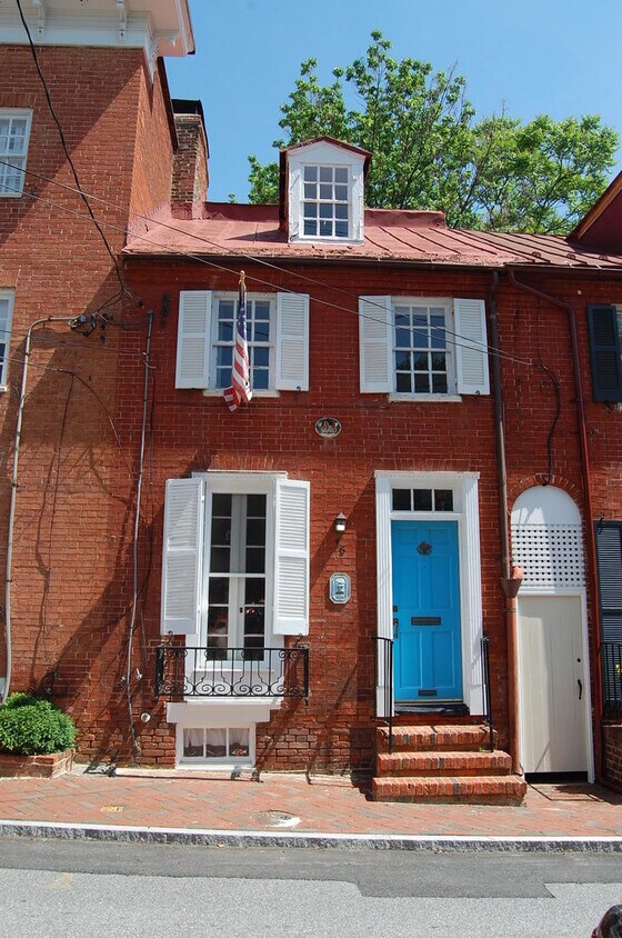 Primary Photo - 58 Cornhill St