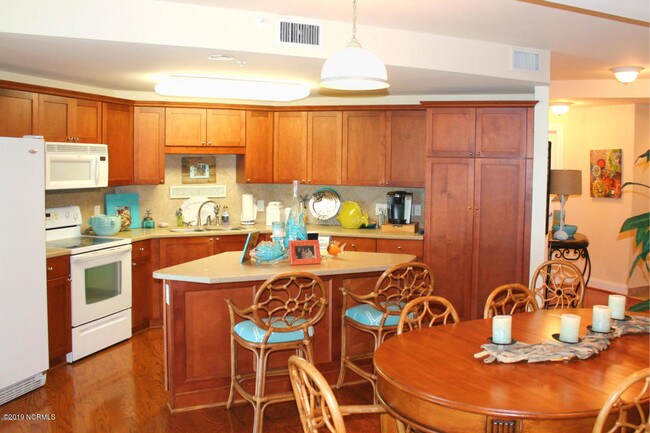 Foto del edificio - 100 Olde Towne Yacht Club Rd