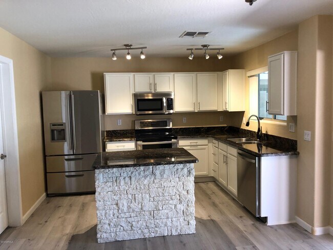 Building Photo - 23006 N 24th St