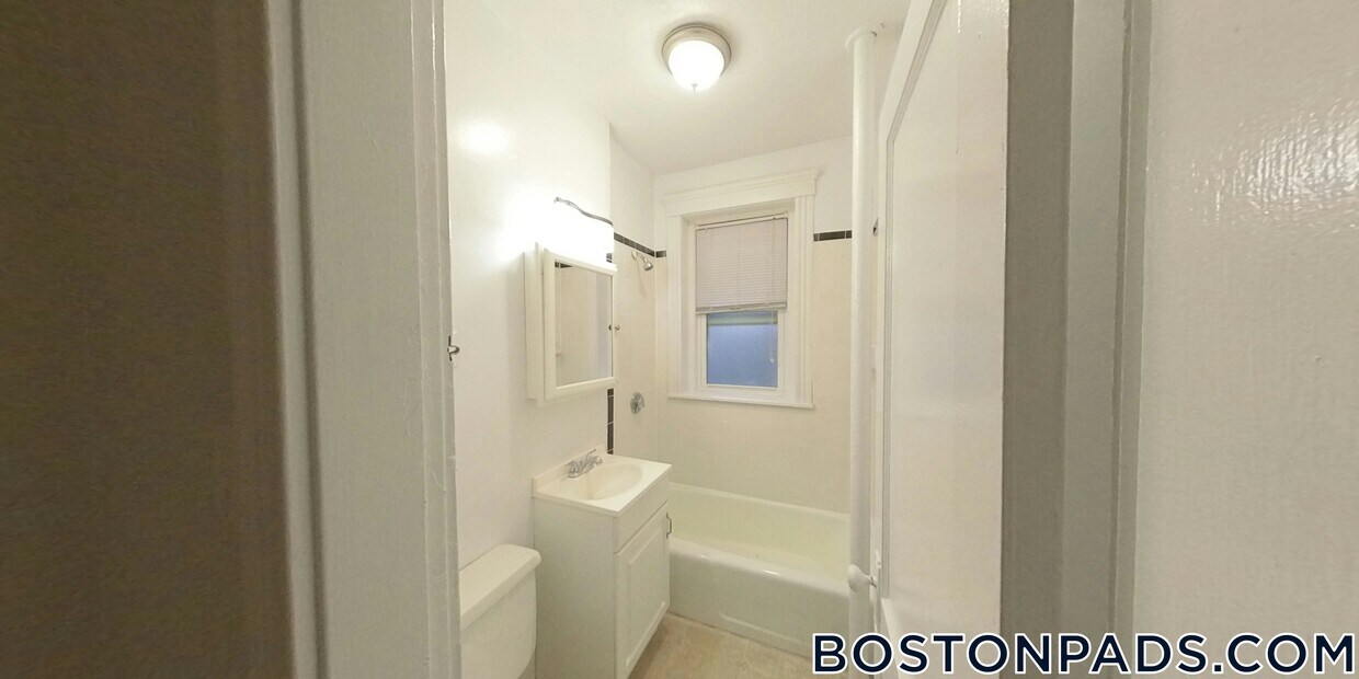 Foto del edificio - 1450 Commonwealth Ave