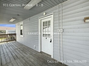 Building Photo - 911 Central Ave