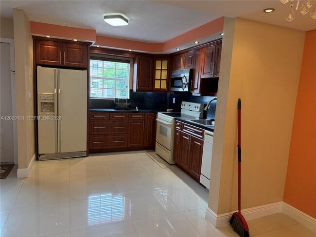 Building Photo - 5469 NW 170th Ter