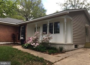 Building Photo - 1516 Cedarwood Dr
