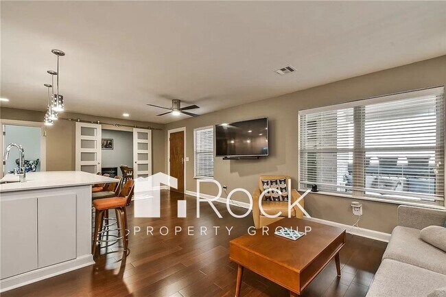 Foto del edificio - Urban Living in Downtown OKC - 3 Bedrooms/2 Bathrooms with Reserved Covered Parking