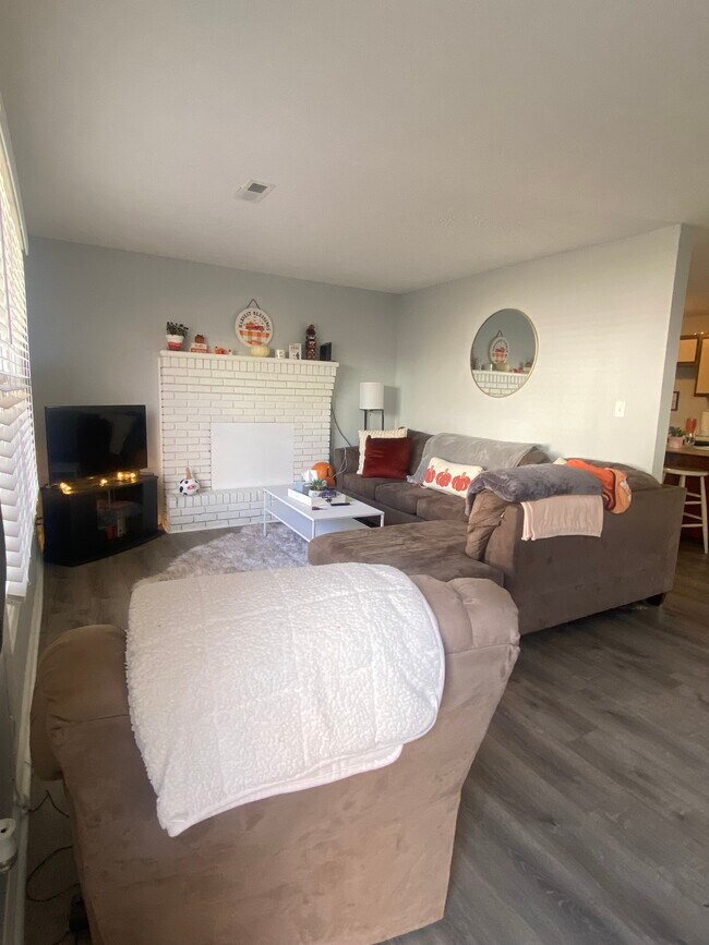 Sala de estar - 179 Clover Valley Cir