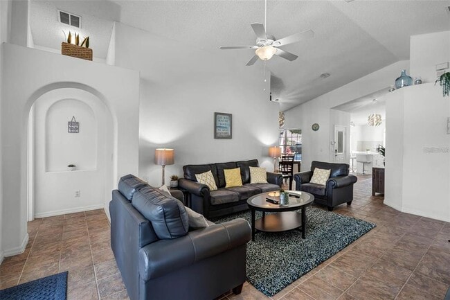 Foto del edificio - 8065 Indian Creek Blvd