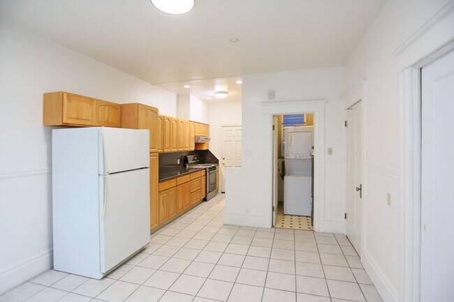 Foto del edificio - OPEN HOUSE:Sunday(2/11)1pm-1:20pm Spacious...