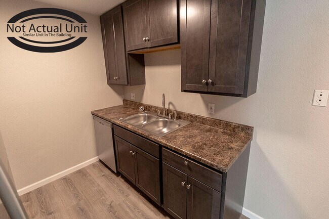 Building Photo - 3408 Balboa Ln