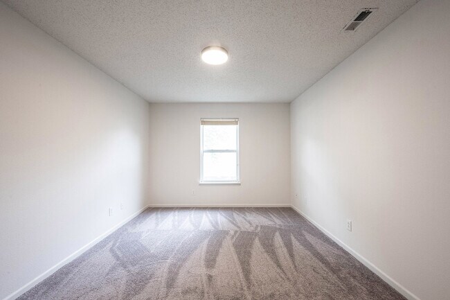 Building Photo - 10290 Tournon Dr