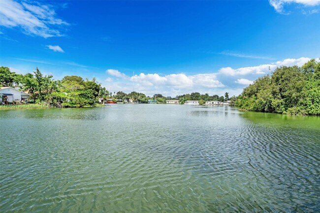 Foto del edificio - 1020 SW 8th St