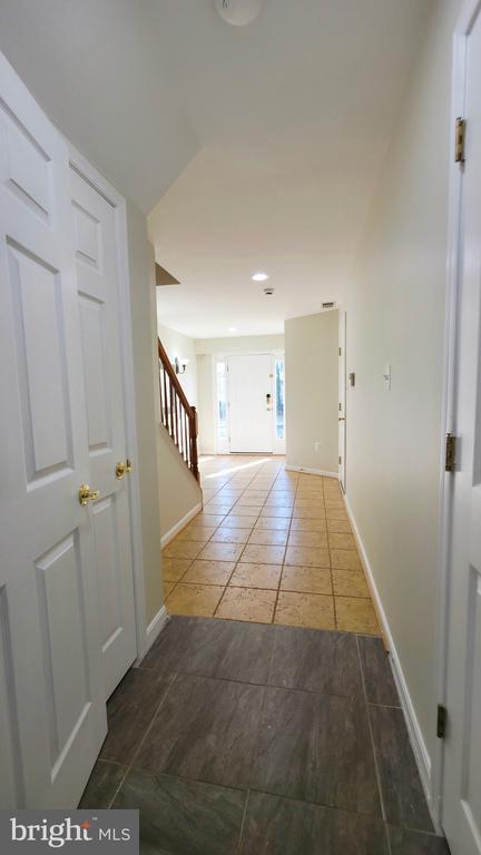 Building Photo - 6690 Roderick Loop