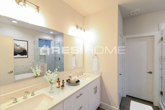 Foto del edificio - 3010 Baer Street