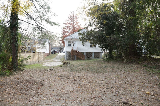 Building Photo - 2008 Walker Ave