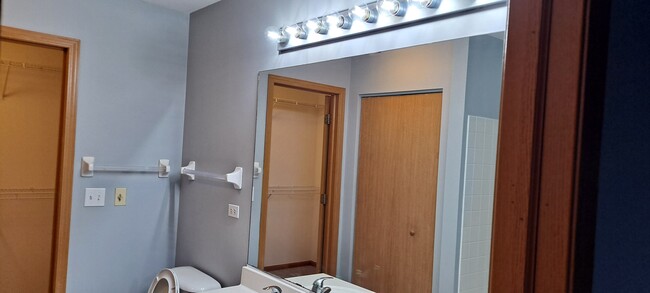 Bathroom - 9910 Thornton Way