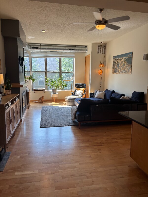 Foto del edificio - 3640 Wooddale Ave S