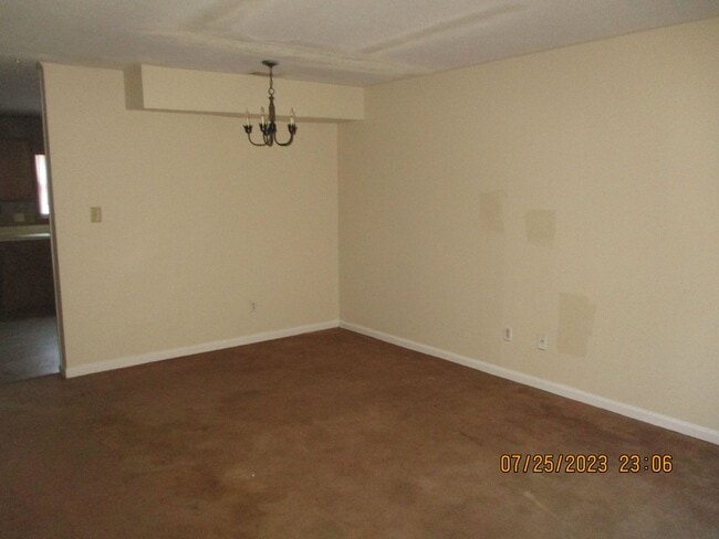 Building Photo - 1517 W Highland Ave