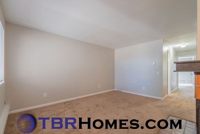 Building Photo - 7855 Barbara Ann Dr