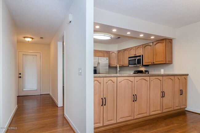 Building Photo - 219 Inland Greens Cir