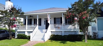 Building Photo - 45 Holbrook Dr