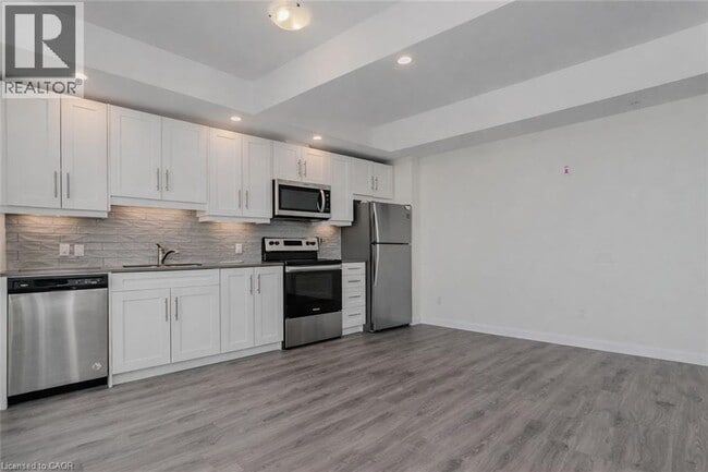 Photo du bâtiment - 60 Charles St W