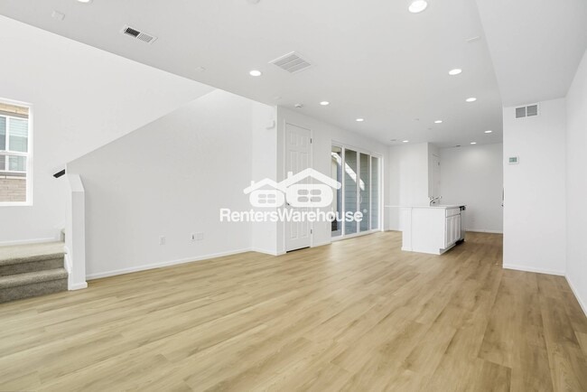 Building Photo - 6601 N Netherland St