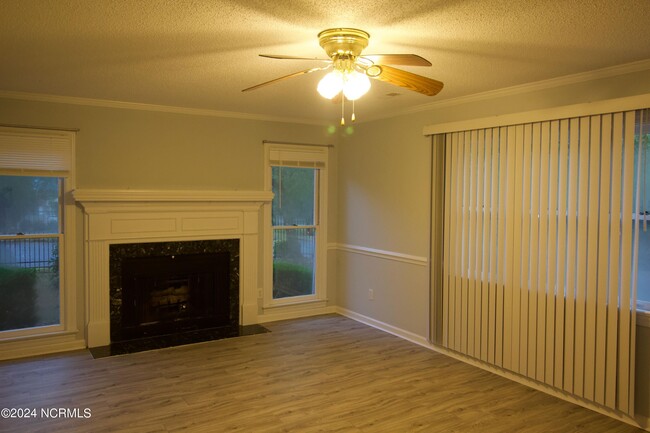 Foto del edificio - 2911 Cedar Creek Rd