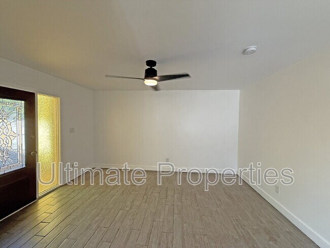 Foto del edificio - 1021 W Mission Ln