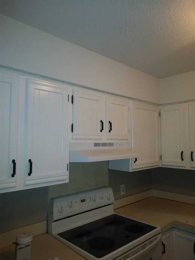 Building Photo - 5833 Ryewyck Dr