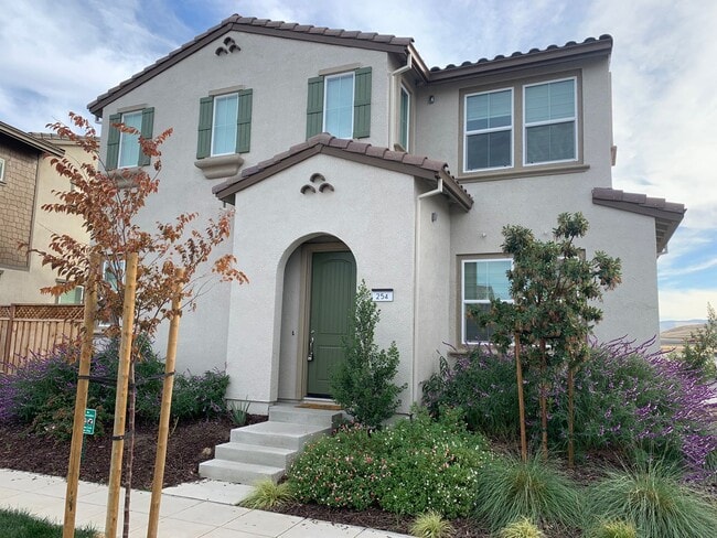 Building Photo - Beautiful 2021 Mountain House Home 3 Bedro...