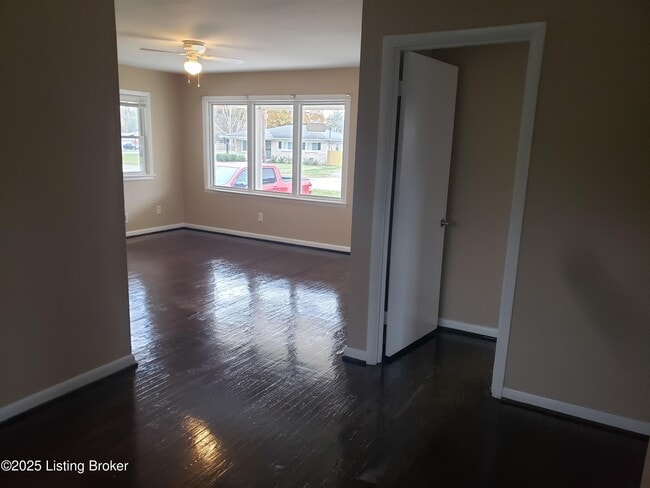 Foto del edificio - 5703 Bunning Dr