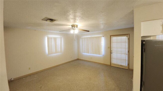 Foto del edificio - 1909 May St