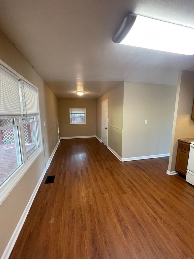 Building Photo - 28 Moore Dr