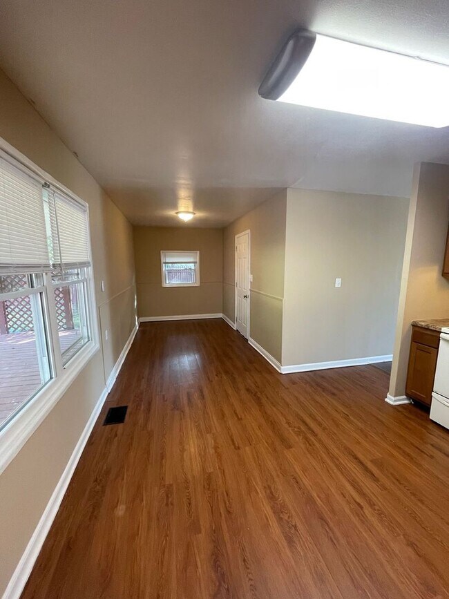 Foto del edificio - 28 Moore Dr