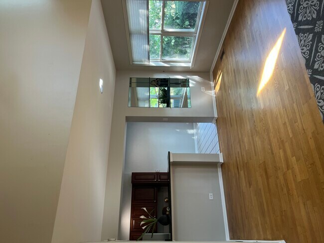 Foto del edificio - 1560 E Chivalry Ct