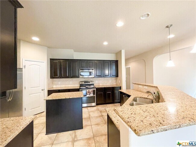Building Photo - 3139 Sunset Cove