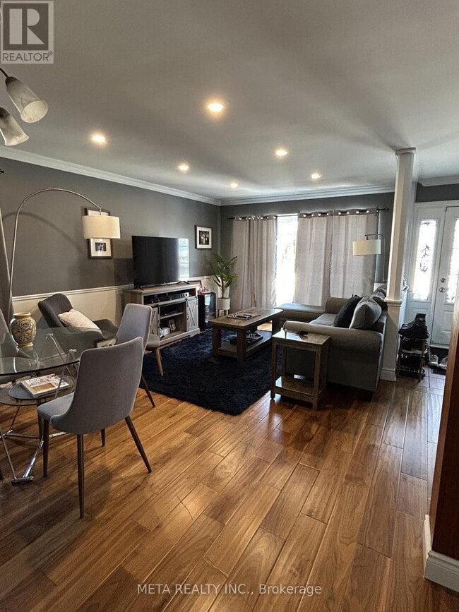 Building Photo - 22 Garfield Crescent