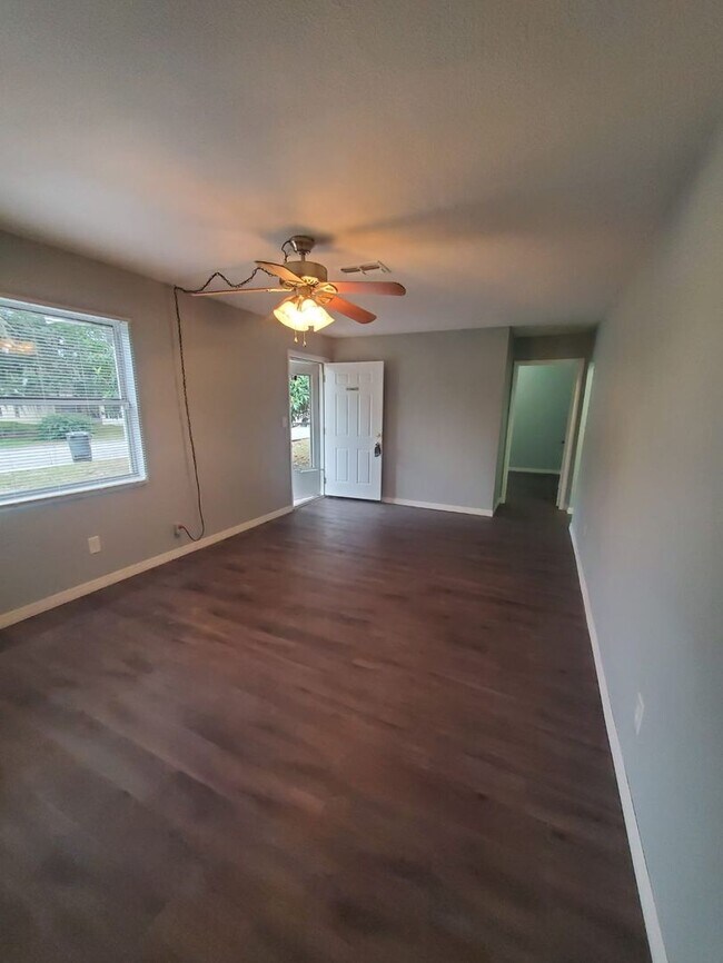 Building Photo - 3/1 Bartow House- Ready now!!!