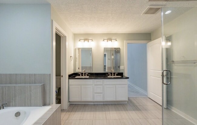 Building Photo - 503 Meadow Knoll Dr