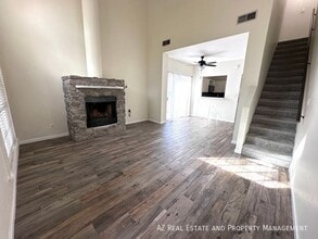 Building Photo - 1126 W Elliot Rd