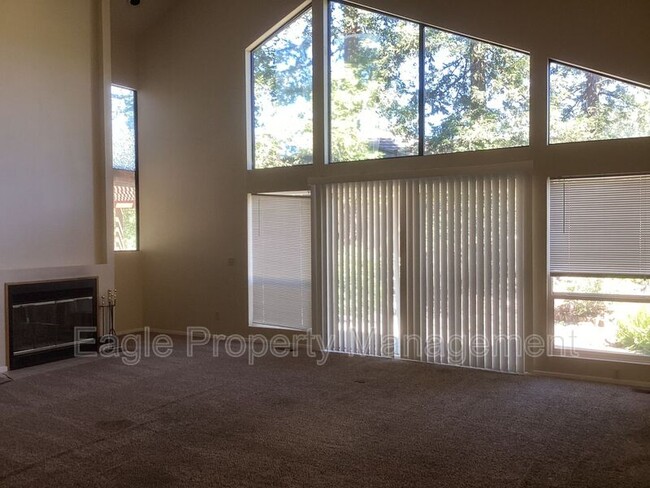 Building Photo - 6915 Pescado Cir