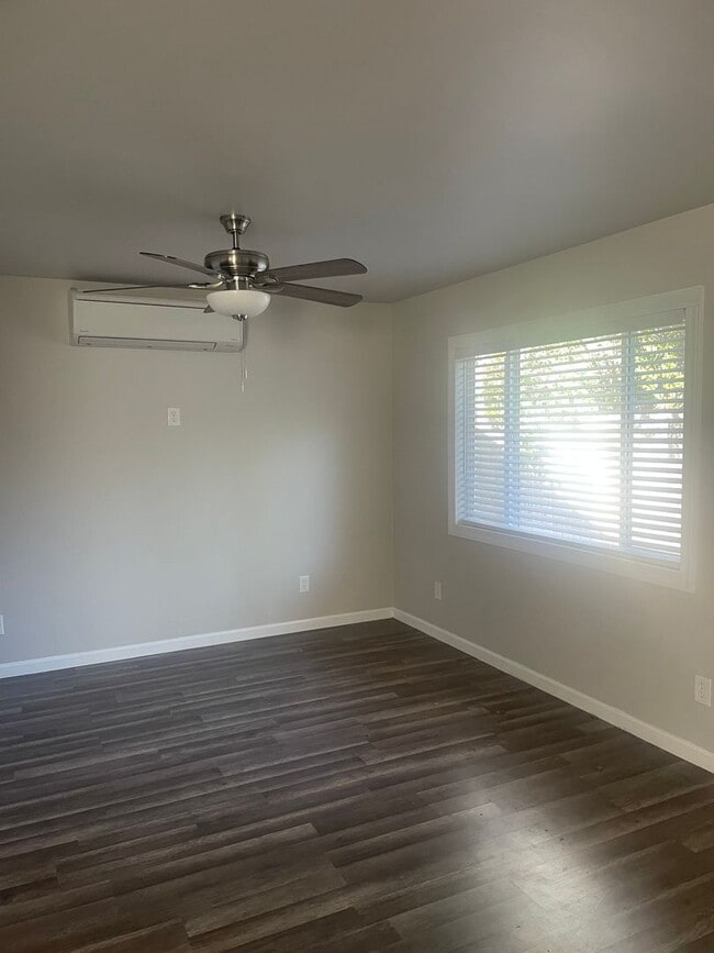Building Photo - 5553 Elm Ln