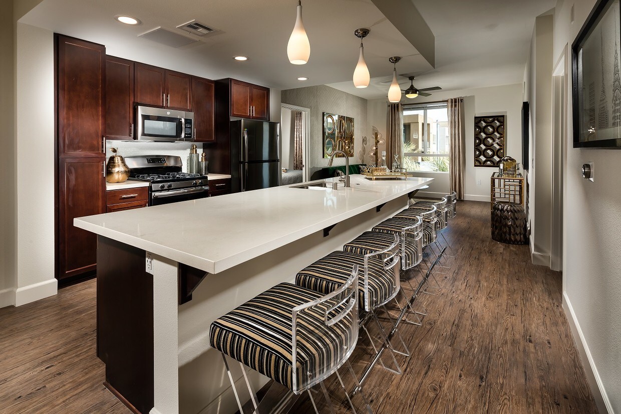 Metro at Main Apartments in Corona, CA