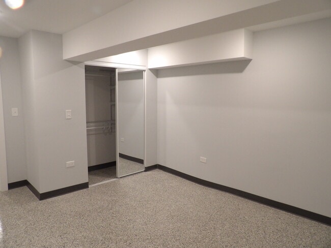 Foto del edificio - 1026 S State St
