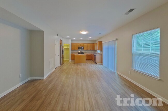 Foto del edificio - 246 Bridgeport Rd