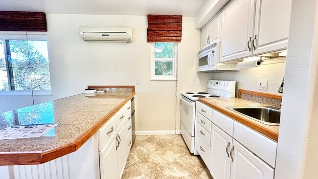 Foto del edificio - Darling Stand Alone & Detached Open Studio Layout Guest Home unit on Private Country Property in ...