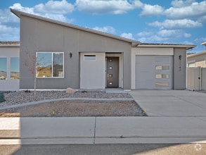 Building Photo - 2747 Storm Ave