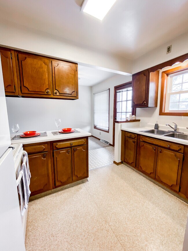 Foto del edificio - 2483 Fiedler Ln