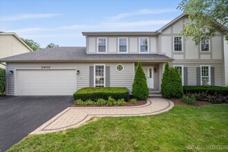 Building Photo - 2802 Wedgewood Dr