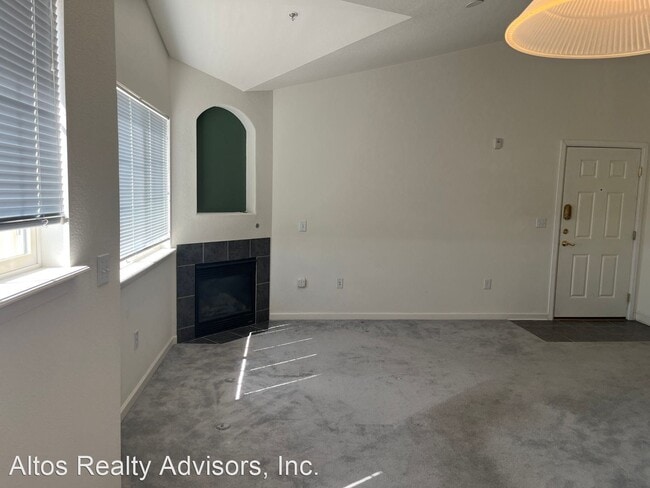 Building Photo - 1 br, 1 bath House - 5704 N. Gibralter Way...