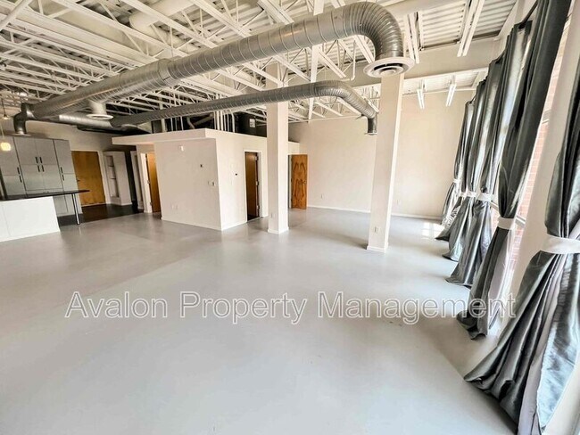 Building Photo - 5200 Peachtree Rd
